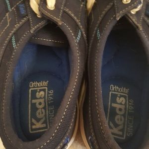 BLUE  SNEAKERS SIZE 8.5 GOOD CONDITION CHECK THE PICTURES